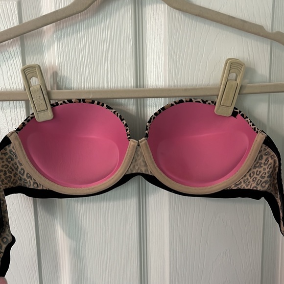 Pink Victoria’s Secret strapless bra - Picture 2 of 3
